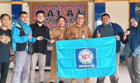 BSI Explore 2023, menjadi kegiatan yang memberikan kesempatan kepada mahasiswa Universitas BSI (Bina Sarana Informatika) mengenali kehidupan masyarakat desa. BSI Explore 2023, mengajak para mahasiswa selama 3 minggu, menggali potensi desa dan mengembangkan SDM di desa, melalui kegiatan di sekolah dan kemasyarakatan. 