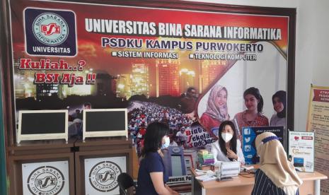 BSI kampus Purwokerto bekerja sama dengan PT Moment memeriksa kesehatan karyawan, 21 April 2021.