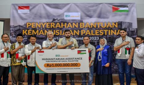 BSI Maslahat menyalurkan bantuan kemanusiaan untuk rakyat Palestina melalui Al-Khair Foundation Gaza, Palestine, Sabtu (11/11/2023). Bantuan ini mencakup paket medis dan pangan sebanyak 1 truk angkutan, 400 paket makanan siap saji, 1.500 paket makanan hangat, dan 240 paket selimut.  