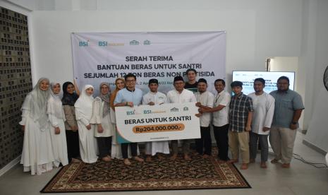 BSI Salurkan 12 Ton Beras ke Ponpes Binaan Yayasan Amanah Muda Indonesia