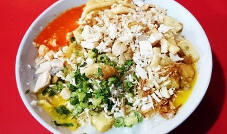 Bubur ayam, salah satu jenis bubur yang baik untuk sarapan