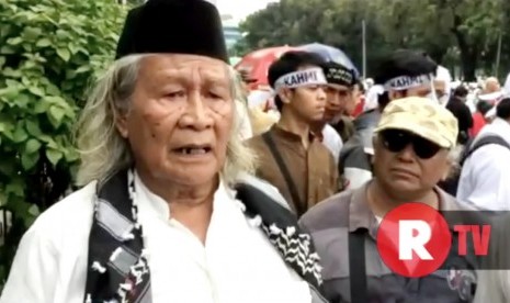 Budayawan, Ridwan Saidi. Pihak keluarga memohon dibukakan pintu maaf untuk Ridwan Saidi.