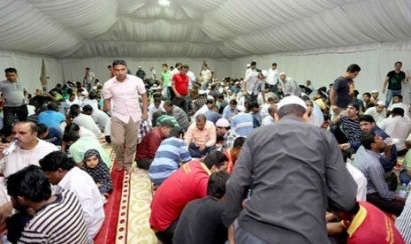 Buka bersama di Masjid Ahmed al-Fateh Center,Bahrain