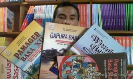 Buku bahasa Sunda