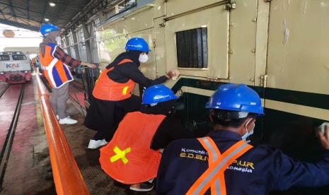 Bulan Ramadhan segera tiba. Sebagai wujud rasa syukur menyambut bulan suci, PT KAI Daop 3 Cirebon bersama Serikat Pekerja Kereta Api (SPKA) dan Komunitas Pecinta KA ‘Edan Sepur – Cirebon’, menyelenggarakan berbagai kegiatan seputar perkeretaapian.