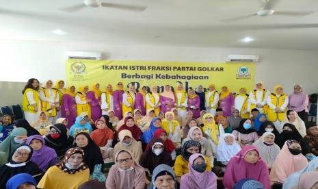 Ikatan Istri Fraksi Partai Golkar (IIFPG) DPR RI pun menggelar kegiatan amal dalam rangka menyambut Ramadan 1444 Hijriah, Rabu (12/4/2023).