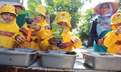 BUMMas Parkit Farm menerima kunjungan dari TK Isalam Nurul Jadid Cibitung, dan TKI Islam Terpadu Gema Ilmu Islamic School (GIIS) Cikarang barat.