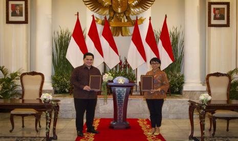 BUMN dan Kemenlu menandatangani Nota Kesepahaman Kerja Sama Diplomasi Ekonomi untuk mendukung BUMN Go Global di Gedung Pancasila, Kementerian Luar Negeri, Jakarta.