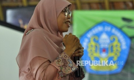 Bunda Literasi, Netty Heryawan memberikan sambutannya pada kegiatan Coaching Clinic Literasi dengan tema 