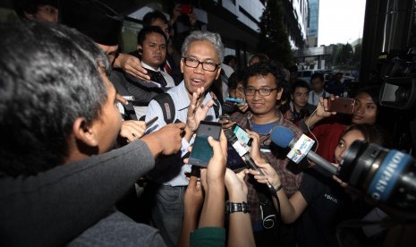 Buni Yani usai menjalani pemeriksaan di Kantor Badan Reserde Kriminal Polri (Bareskrim), Jakarta. 