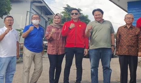 Bupati Bandung Barat Hengky Kurniawan didampingi sejumlah pimpinan KONI Jabar serta Ketua Umum Pengprov Ski Air, Darwin Suratman, mengunjungi venue Ski Air yang akan digunakan pada Porprov Jabar November mendatang.