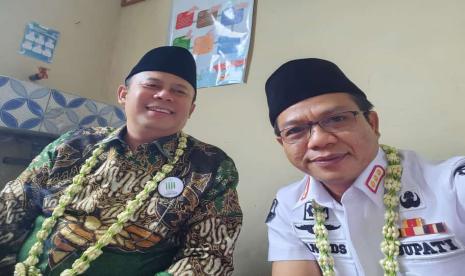 Bupati Bandung Dadang Supriatna dan Ketua Fraksi PKB DPR RI Cucun Ahmad Samsurijal menghadiri kegiatan Hari Lahir (Harlah) Nahdlatul Ulama (NU) ke-101 dan peresmian Jalan Utama Pangalengan-Kertasari di Pangalengan, Kabupaten Bandung, Rabu (31/1/2024).