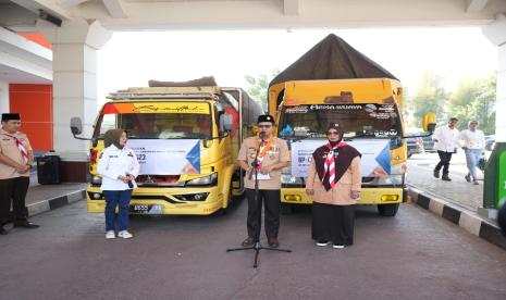 Bupati Bandung Dadang Supriatna, saat pelepasan bantuan pangan di Soreang, Kabupaten Bandung, Rabu (27/9/2023).