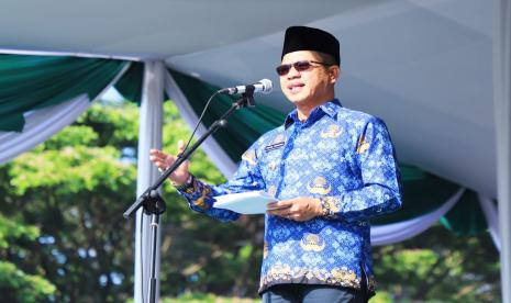 Bupati Bandung Dr H M Dadang Supriatna 