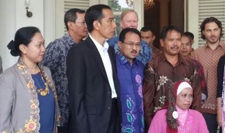 Bupati Banjar Sultan H Khairul Saleh (tengah) bersama Presiden terpilih Joko Widodo.