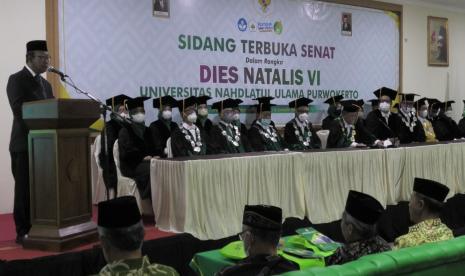 Bupati Banyumas Achmad Husein menghadiri Dies Natalis VI Universitas Nahdlatul Ulama Purwokerto (UNU Purwokerto) yang digelar di Aula PC NU Kabupaten Banyumas Jl Sultan Agung Purwokerto Rabu (30/11/22).