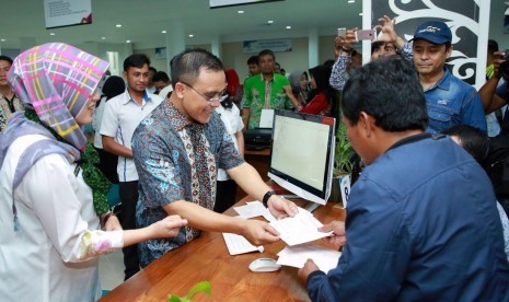 Bupati Banyuwangi, Abdullah Azwar Anas meluncurkan Mal Pelayanan Publik, Jumat (6/10).