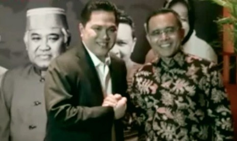 Bupati Banyuwangi Azwar Anas (kanan) dan Erick Thohir (kiri)