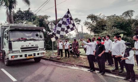 Bupati Ciamis Herdiat Sunarya meresmikan uji coba Jalur Lingkar Selatan, Rabu (15/7). 