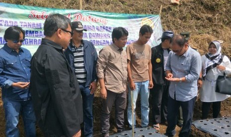 Bupati Garut mencanangkan daerahnya sebagai sentra bawang putih