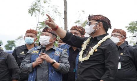 Bupati Garut, Rudy Gunawan menerima kunjungan kerja Menteri Pertanian, Syahrul Yasin Limpo di Desa Pangeureunan, Kecamatan Limbangan, Kabupaten Garut, Ahad (14/11). 