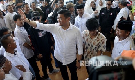 Pemkab Gowa Sulsel Isolasi Ribuan Peserta Ijtima Dunia . Bupati Gowa Adnan Purichta Ichsan Yasin Limpo (tengah).