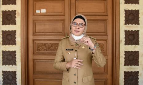 Bupati Indramayu Nina Agustina