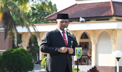  Bupati Kebumen Salurkan Dana Hibah Rp 3,7 miliar untuk Ormas dan Ponpes. Foto:  Bupati Kebumen Arif Sugiyanto.