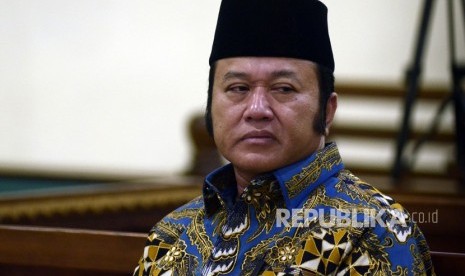 Bupati Lampung Selatan noaktif Zainudin Hasan menjalani sidang dengan agenda pembacaan tuntutan di Pengadilan Tipikor Bandar Lampung, Lampung, Senin (1/4/2019). 