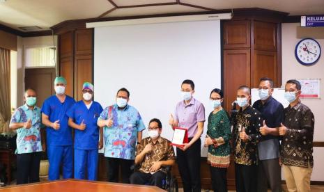 Bupati Muba Dodi Reza Alex Noerdin bersama Direktur RSUD Sekayu, dr Makson Parulian Purba MARS saat audiensi rencana menjadikan RSUD Sekayu sebagai  jejaring layanan jantung terpadu di RS Kabupaten dengan Jajaran RS Jantung Harapan Kita.