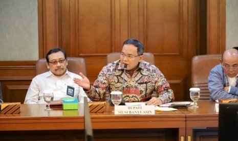 Bupati Muba Dodi Reza Alex Noerdin mengatakan. Kabupaten Muba sangat serius untuk realisasi BBN yang merupakan inovasi pengolahan kelapa sawit menjadi bahan bakar nabati.