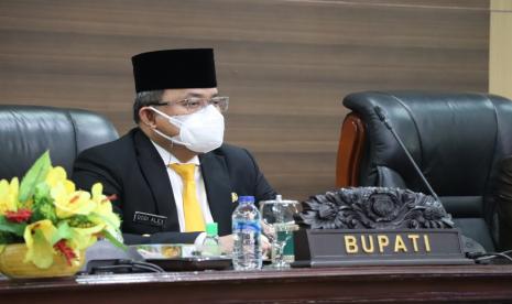 Bupati Muba Dodi Reza dan Pimpinan DPRD Muba pada Rapat Paripurna DPRD Masa Persidangan III Rapat ke-18, di ruang rapat Paripurna DPRD Muba, Selasa (31/8).