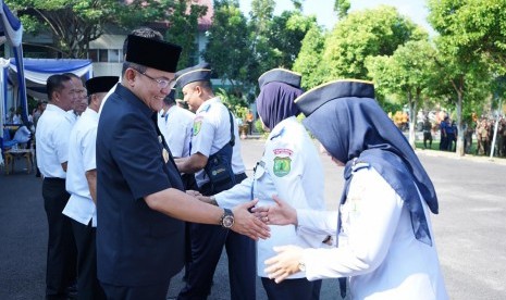 Bupati Muba H Dodi Reza Alex Noerdin menggelar acara halal bihalal saat hari pertama masuk kerja, Senin (10/6).