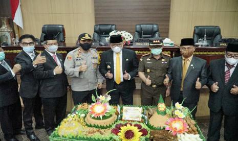 Bupati Muba, H Dodi Reza Alex Noerdin usai Rapat Paripurna, di Ruang Rapat Paripurna DPRD Kabupaten Muba, Senin (2/11)