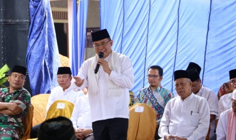 Bupati Musi Banyuasin Dodi Reza Alex melakukan safari Jumat (25/1) dengan mengunjungi Desa Ulak Paceh Kecamatan Lawang Wetan dan melakukan shalat Jumat bersama warga setempat serta bersilahturahmi dengan warga. 