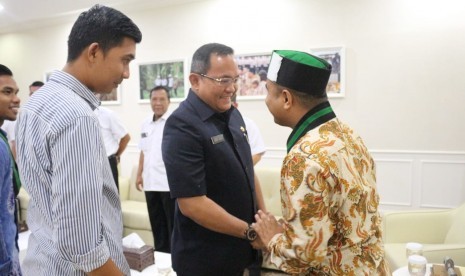 Bupati Musi Banyuasin H Dodi Reza Alex menerima audiensi jajaran pengurus Himpunan Mahasiswa Islam Cabang Palembang, di Ruang Rapat Bupati Muba, Selasa (14/1