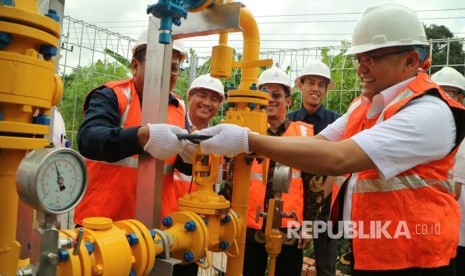  Bupati Musi Banyuasin (Muba) Dodi Reza Alex meresmikan jaringan gas rumah tangga dari PT PGN yang mulai mengalir ke rumah warga, Rabu (27/9).