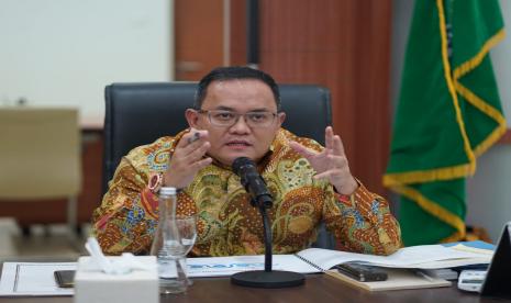 Bupati Musi Banyuasin (Muba), Dodi Reza Alex Noerdin mengatakan nilai bantuan tersebut mencapai total Rp 3,84 miliar di mana tiap pelaku usaha mikro mendapat Rp 2,4 juta.