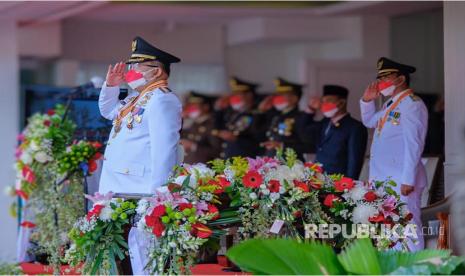 Bupati Musi Banyuasin (Muba) Dodi Reza Alex Noerdin menjadi inspektur upacara peringatan Hari Ulang Tahun ke-76 Republik Indonesia di halaman Pendopoan Griya Bumi Serasan Sekate, Selasa (17/8) pagi.