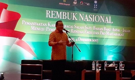 Bupati Musi Banyuasin (Muba) Dodi Reza Alex, Senin (4/12) membuka Rembuk Nasional tentang pemanfaatan karet sebagai salah satu bahan baku aspal yang diikuti berbagai stake holder di Palembang