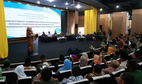 Bupati Purwakarta Anne Ratna Mustika, didampingi Kepala BNNP Jawa Barat Brigjen Pol Sufyan Syarif serta jajaran muspida, dalam acara pengembangan kapsitas dan sinergitas 3 pilar, di Aula Yudhistira Pemkab Purwakarta, Kamis (13/12).