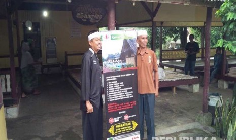 Bupati Purwakarta Dedi Mulyadi, menyebar banner ramadhan toleran, yang disebar ke 500 rumah makan dan restoran, Selasa (7/6). 