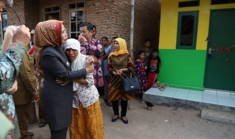 Bupati Serang Ratu Tatu Chasanah bersama warga