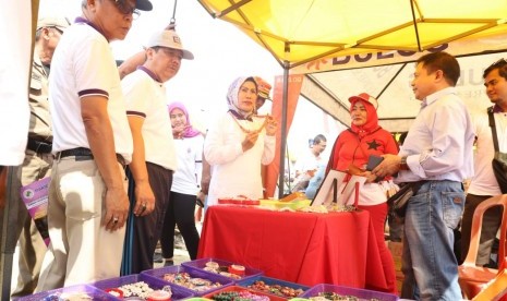 Bupati Serang Ratu Tatu Chasanah saat Peringatan Hari Koperasi ke72 Tingkat Kabupaten Serang di Lapangan Desa Plawad, Kecamatan Ciruas, Kabupaten Serang, Selasa (13/8).