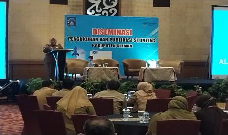 Bupati Sleman di acara diseminasi pengukuran dan publikasi stunting.