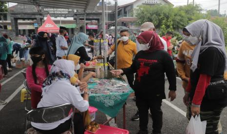 Bupati Sleman Kustini Purnomo saat membuka gelaran potensi UMKM di Sleman.