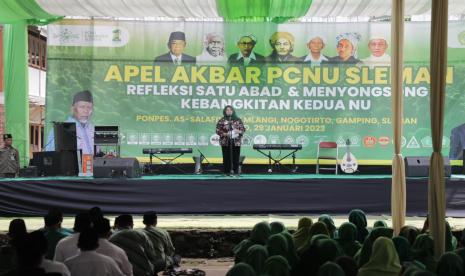 Bupati Sleman, Kustini Sri Purnomo, hadir dalam kegiatan Apel Akbar Pengurus Cabang  Nahdlatul Ulama (NU) Kabupaten Sleman di Pondok Pesantren Assalafiyah Mlangi, Kalurahan Nogotirto, Kapanewon Gamping.