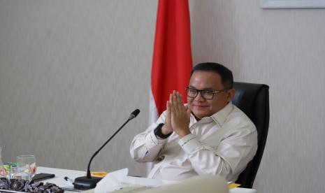 Bupati Dodi Reza Alex Noerdin diminta menjadi Narasumber pada Kuliah Umum Secara Virtual dengan Tema “Strategi Percepatan Pembangunan Daerah Masa Pandemi Covid-19” oleh Program Doktor Administrasi Publik dan Program Magister Administrasi Publik Fakultas Ilmu Sosial dan Ilmu Politik Universitas Sriwijaya (Unsri), Rabu (2/12) lalu, di Ruang Rapat Guest House, Griya Bumi Serasan Sekate.