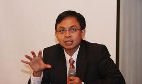 Burhanuddin Muhtadi. Direks Indikator Politik Burhanuddin Muhtadi jadi Guru Besar Ilmu Politik UIN Jakarta