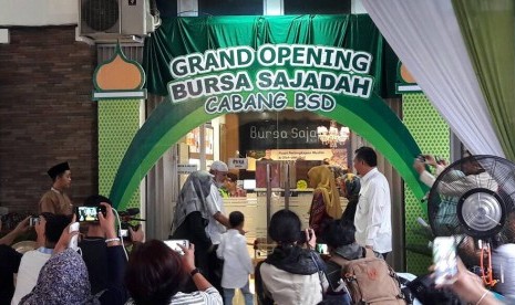 Bursa Sajadah cabang BSD, Tangsel.